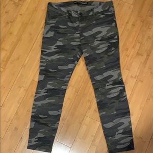 Express Camouflage Ankle Leggings